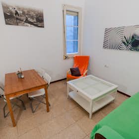 Private room for rent for €710 per month in Barcelona, Gran Via de les Corts Catalanes