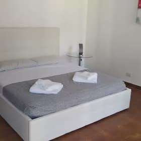 Apartment for rent for €900 per month in Turin, Via Giovanni Camerana