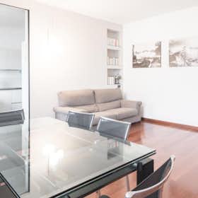 Apartment for rent for €2,900 per month in Milan, Via Luigi Canonica
