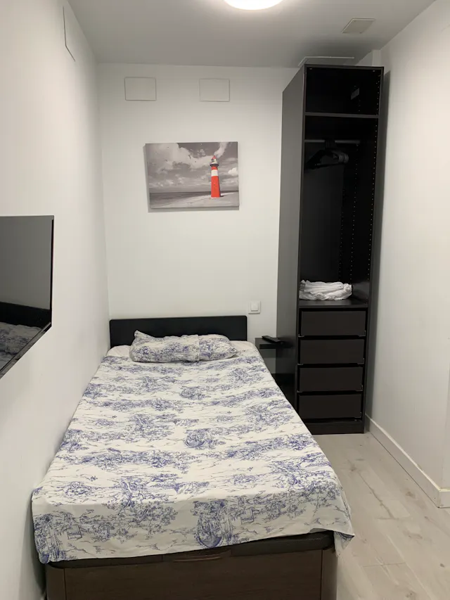 Private room in Calle de Benito Gutiérrez, Madrid (988441) room image 1