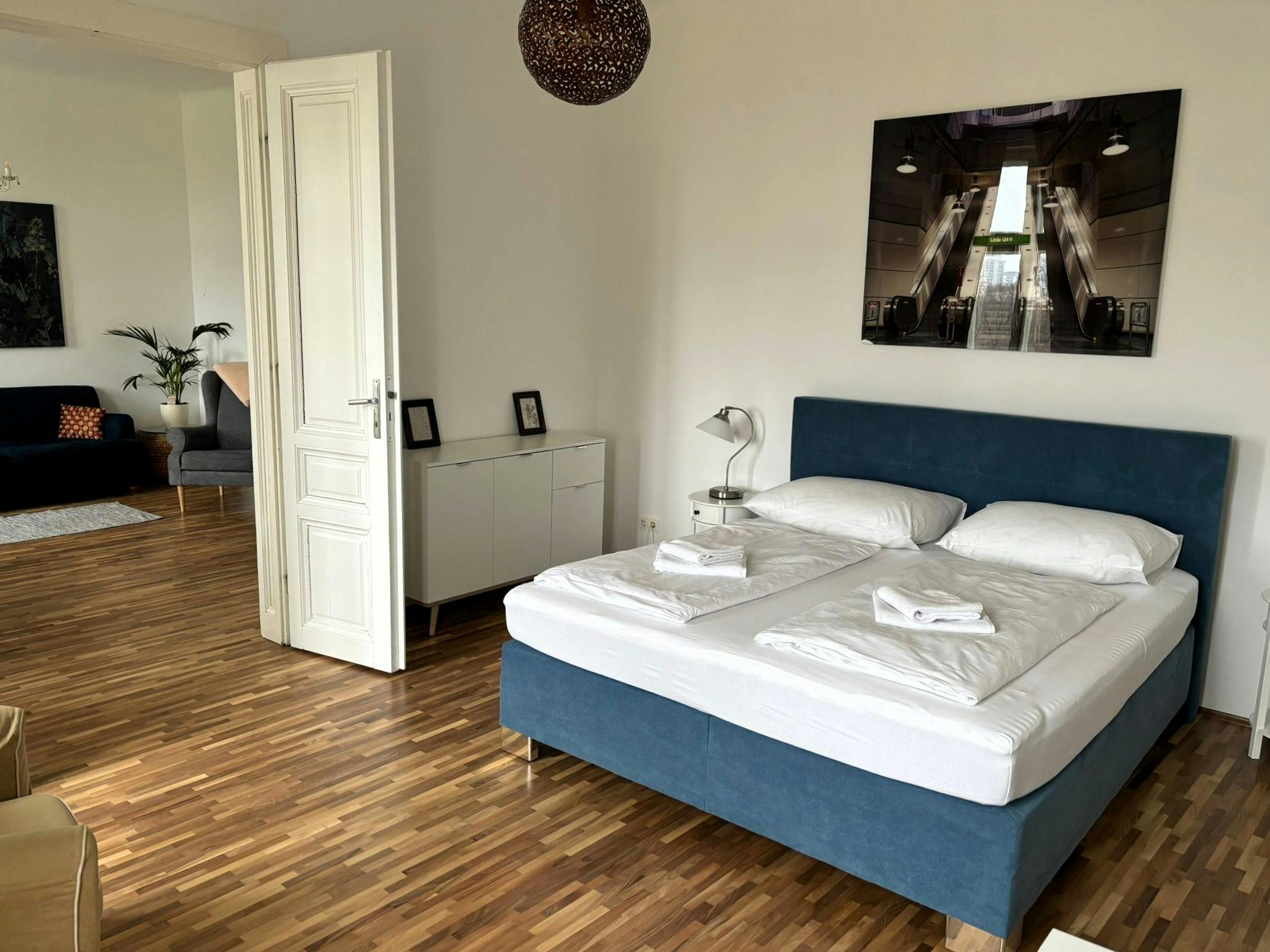 Apartment for rent for €2,400 per month in Vienna, Streffleurgasse