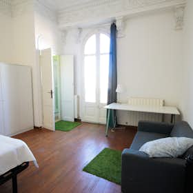 Private room for rent for €1,090 per month in Barcelona, Gran Via de les Corts Catalanes